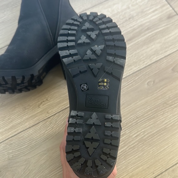 Boots Fall ✨🍁 - Picture 3 of 3